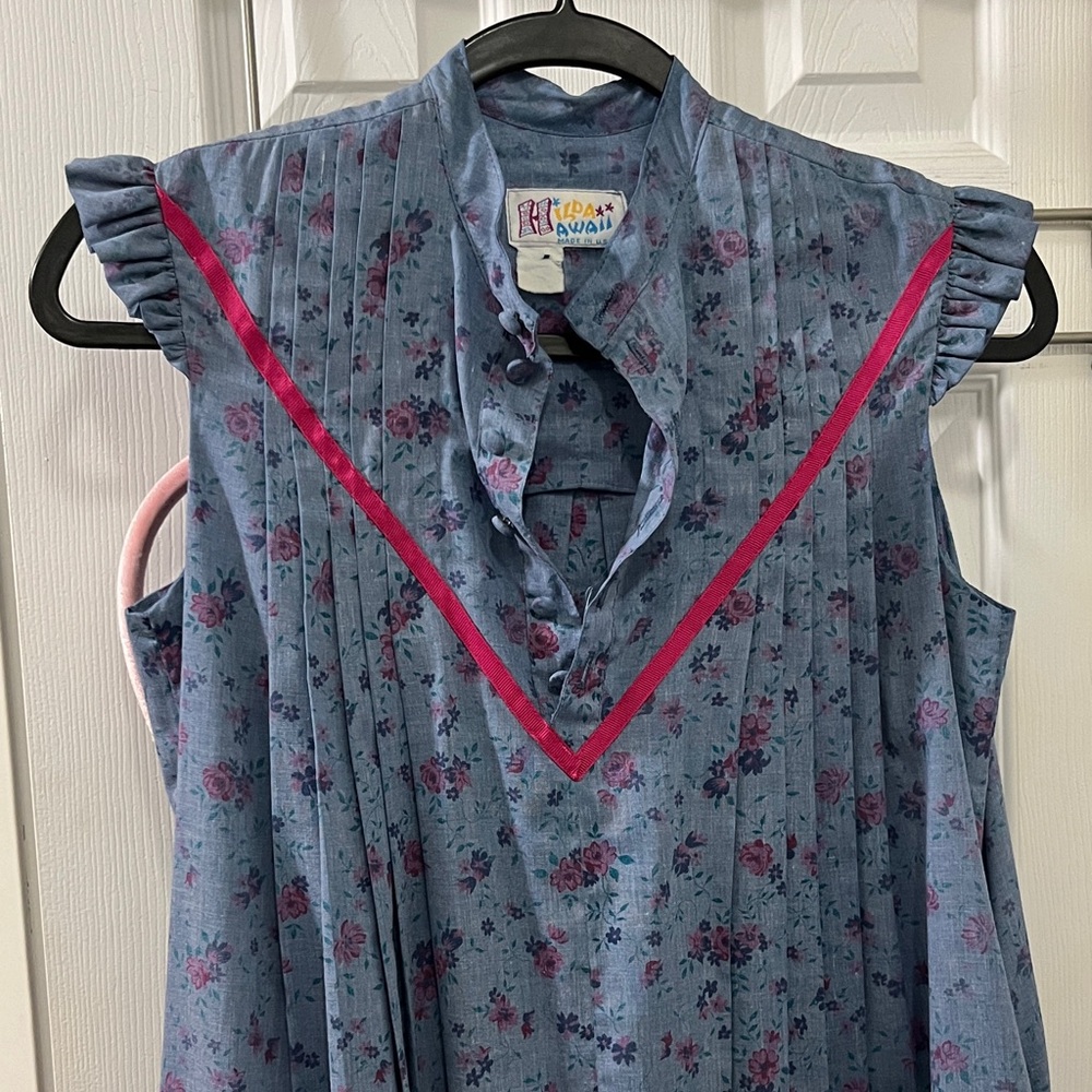 Vtg 70s Darling Blue Floral Prairie Vibes Mu’umu’u